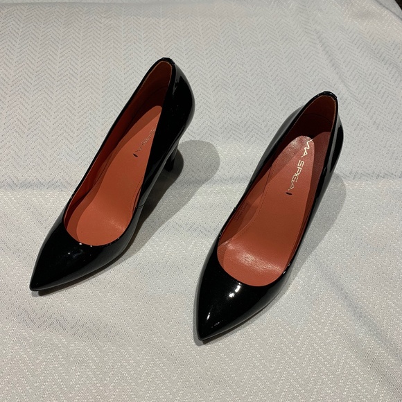 Elegant Black Women's Heels - Picture 3 of 6